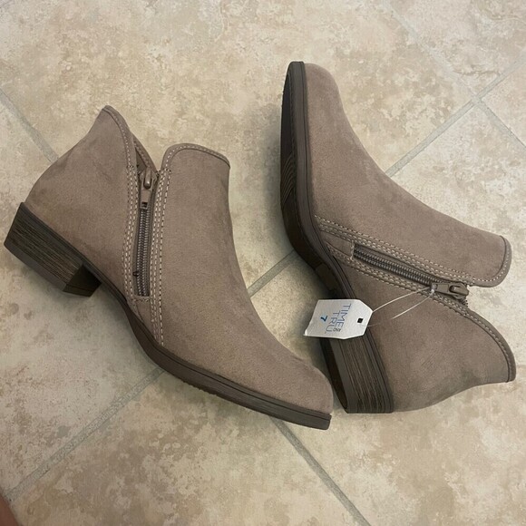 NWT Time & Tru Tan Ankle Boots Size 7 - Picture 1 of 3